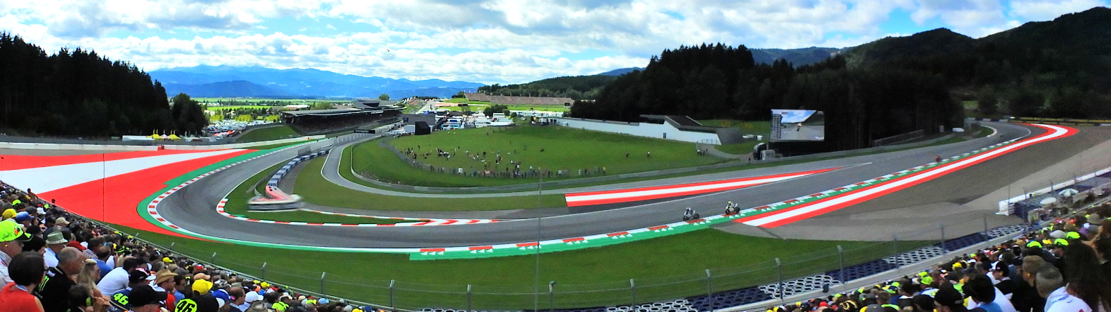 Vstupenka 3 Corner T10 | MotoGP Rakousko 2024 | Red Bull Ring | Spielberg | Oficilání vstupenky | www.motogpaustria.com